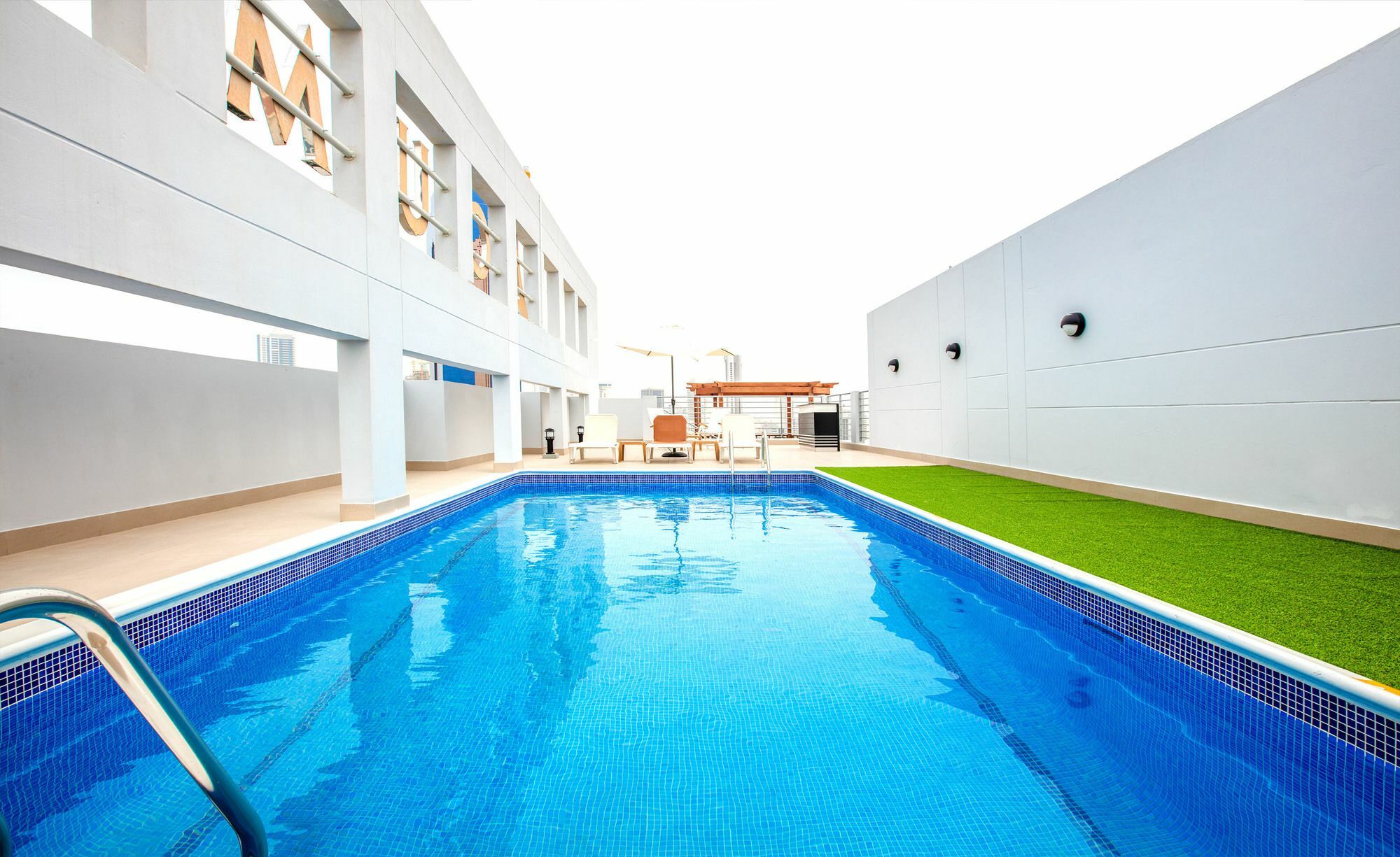 מנאמה Loumage Suites And Spa מראה חיצוני תמונה